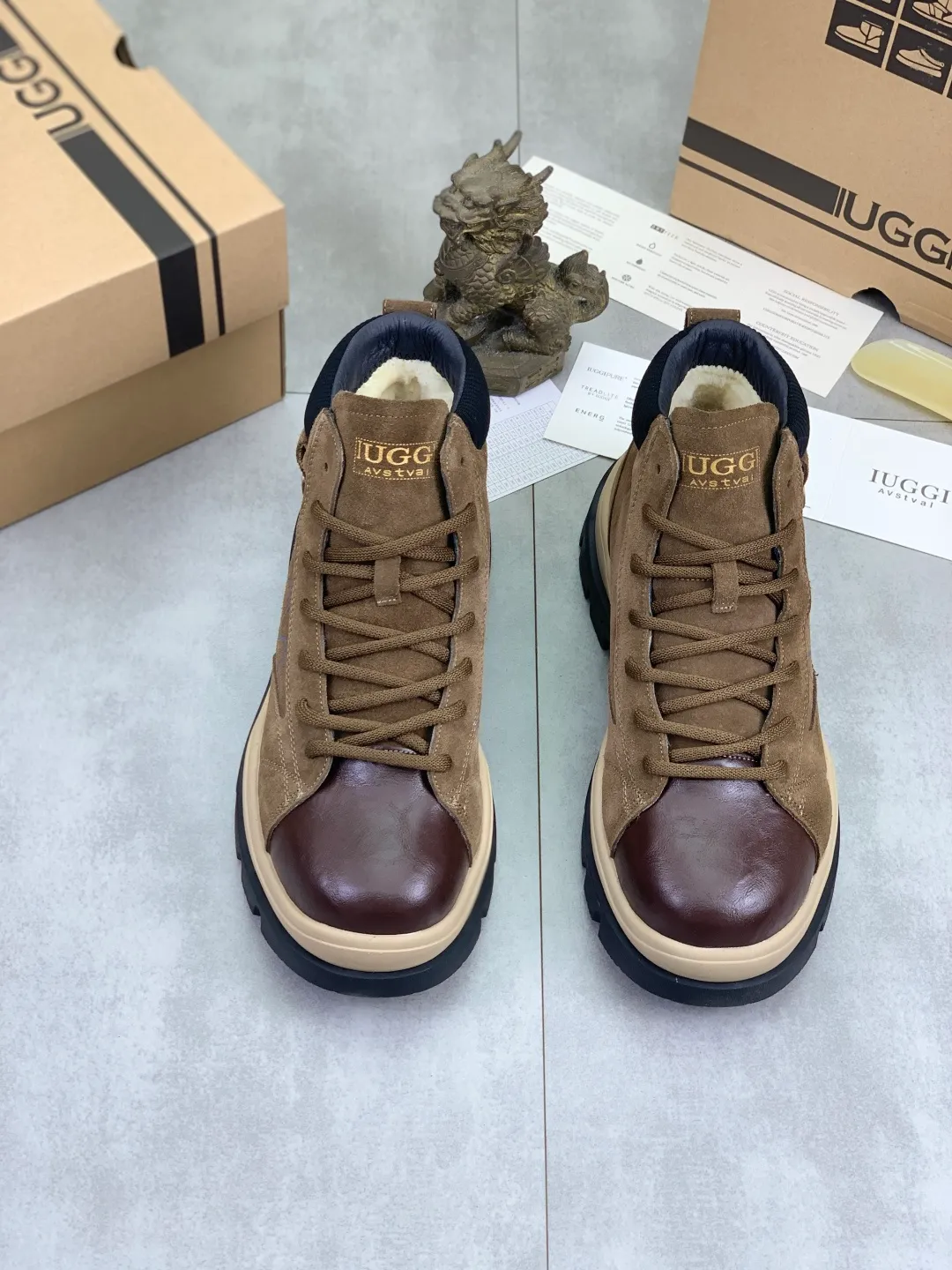 Men's men's shoes 💰P620 New arrival 🆕🆕🆕 IUGGI men's British retro Martin boots Winter new men's outdoor hiking boots First layer of cowhide on the outside and wool on the inside Comfortable and warm sole Rubber outsole Non-slip and firm Trendy and fashionable Casual and versatile Size: 39-44 Three colors A6869